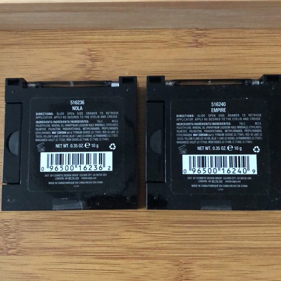 Real Colors Aventure Eye Shadow Palette and Voluming Mascara (3 piece set) - Picture 3 of 6